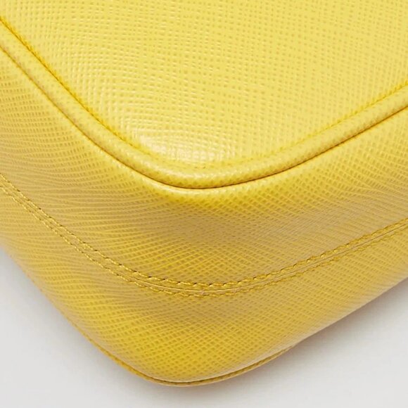 Prada Sole Yellow Saffiano Leather 2005 Re-Edition Shoulder Bag 1BH204 - Picture 4 of 12